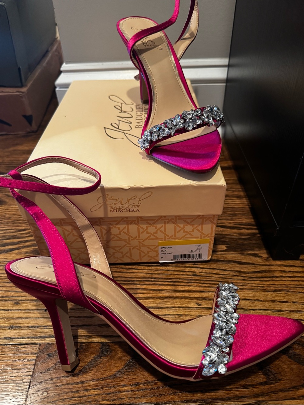 NEW IN BOX—Jewel Badgley Mischka Hot Pink Crystal-Embellished Satin Heels
